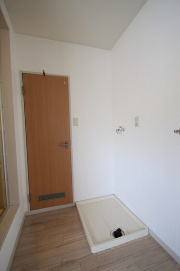 物件内観写真15　(他部屋です)