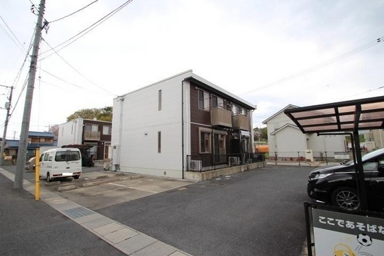 コンフォレスト白壁　B