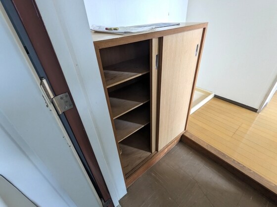 物件内観写真8　(別号室写真です)