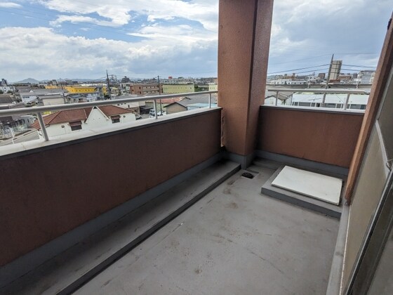 物件内観写真9　(別号室写真です)