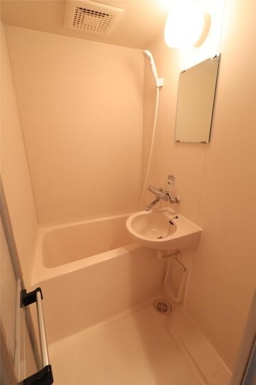 物件内観写真4　(※他号室の写真です)