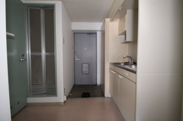 玄関(他号室のお写真です)