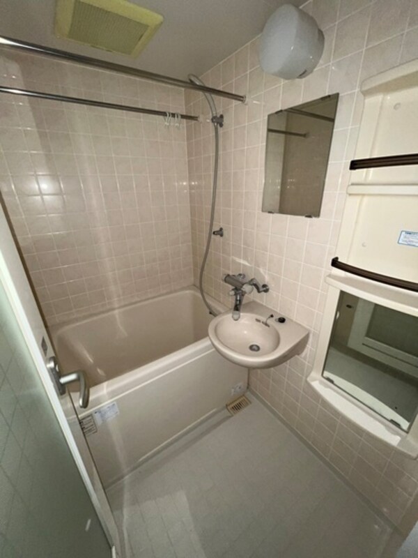 バス／シャワールーム等(他号室のお写真です)