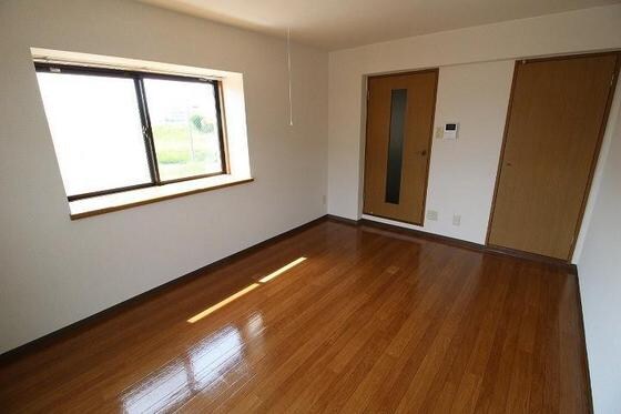 物件内観写真2　(別号室写真です)