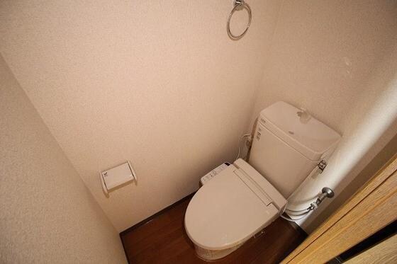 物件内観写真5　(別号室写真です)