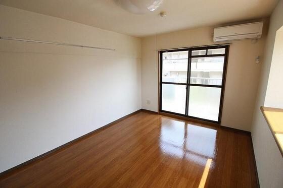 物件内観写真6　(別号室写真です)