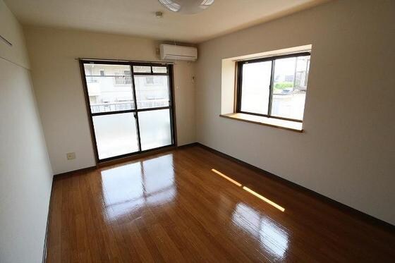 物件内観写真12　(別号室写真です)