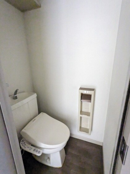 物件内観写真5　(別号室写真です)