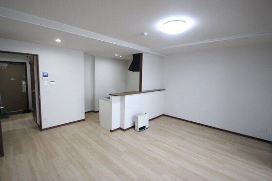 物件内観写真2　(※別号室の写真です)