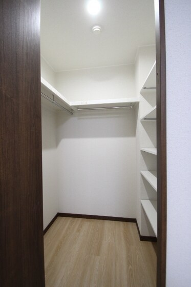 物件内観写真8　(※別号室の写真です)