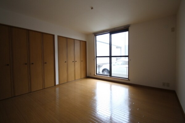 居室・リビング(※他号室の写真です)