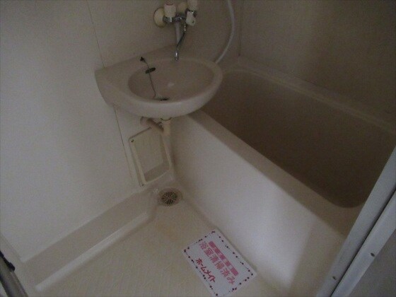 物件内観写真4　(別号室写真です)