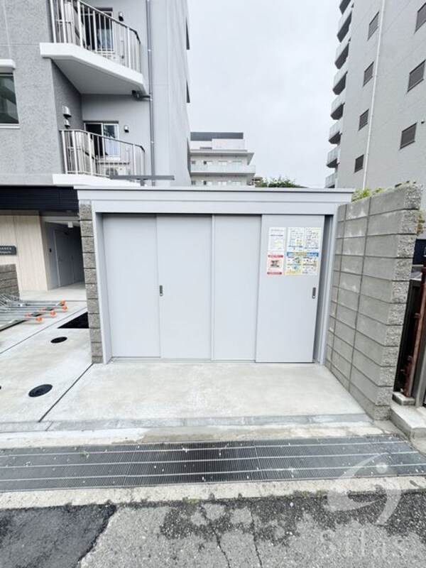 敷地内/建物