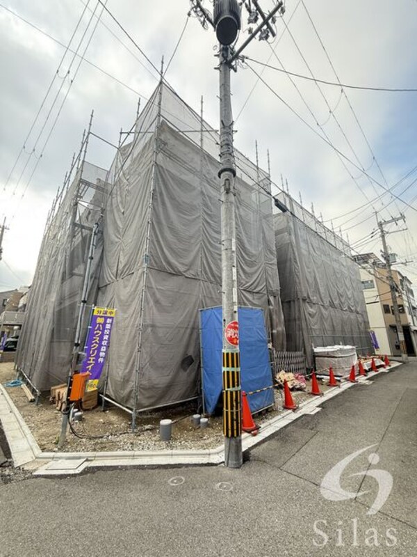 建設中