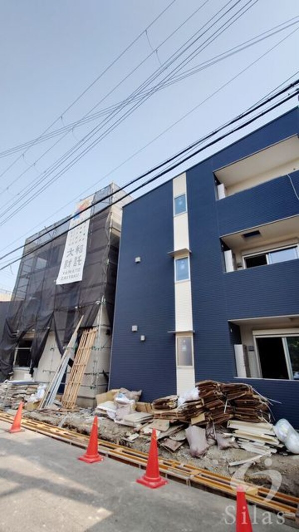 建設中