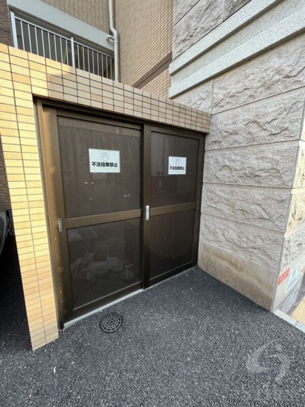 敷地内/建物