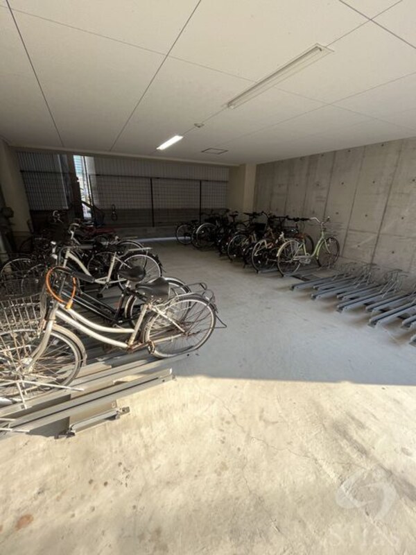 敷地内/建物