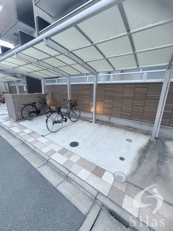 敷地内/建物