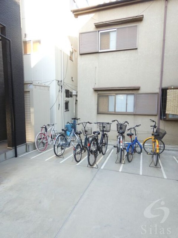 敷地内/建物