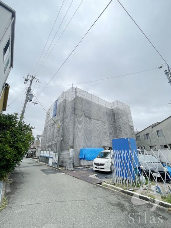 建設中