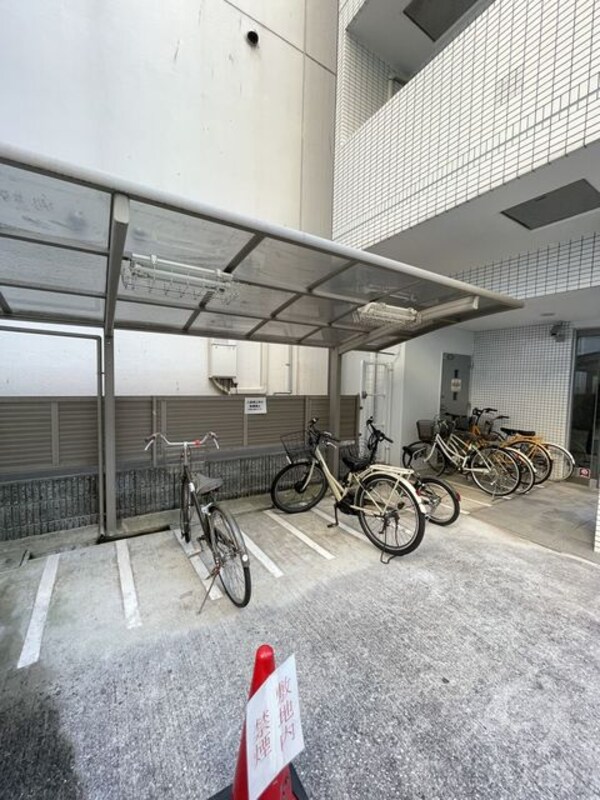 敷地内/建物