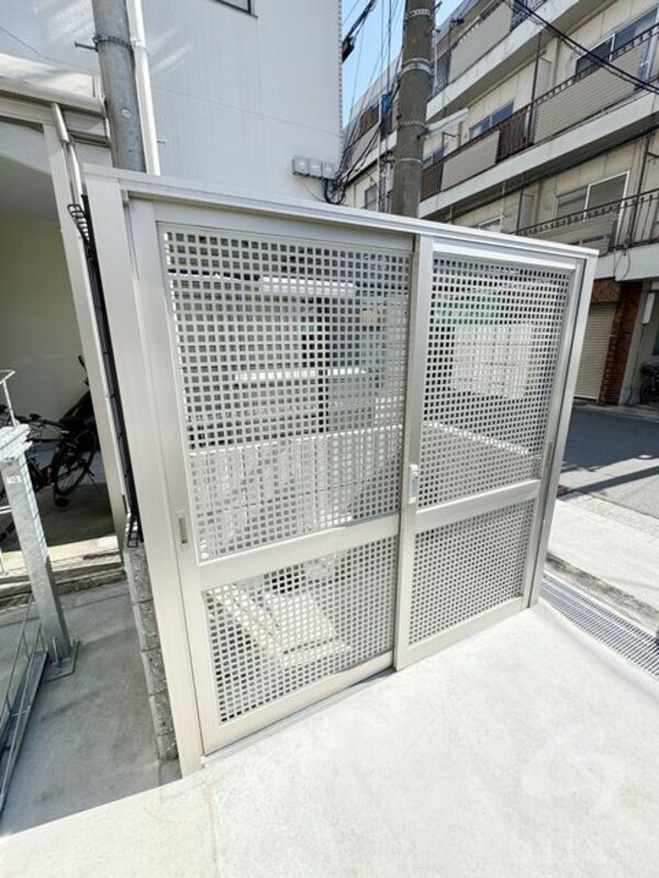 敷地内/建物