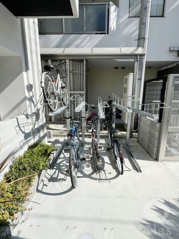 敷地内/建物