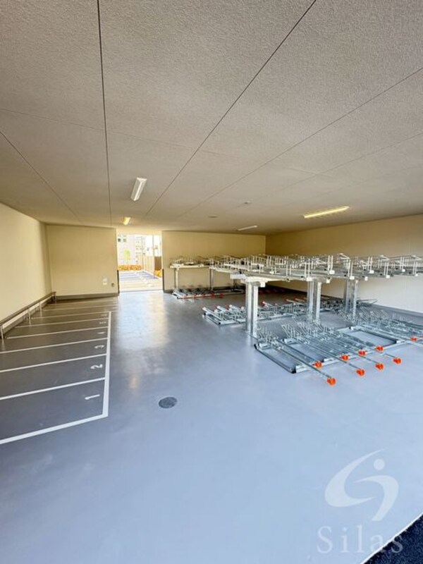 敷地内/建物