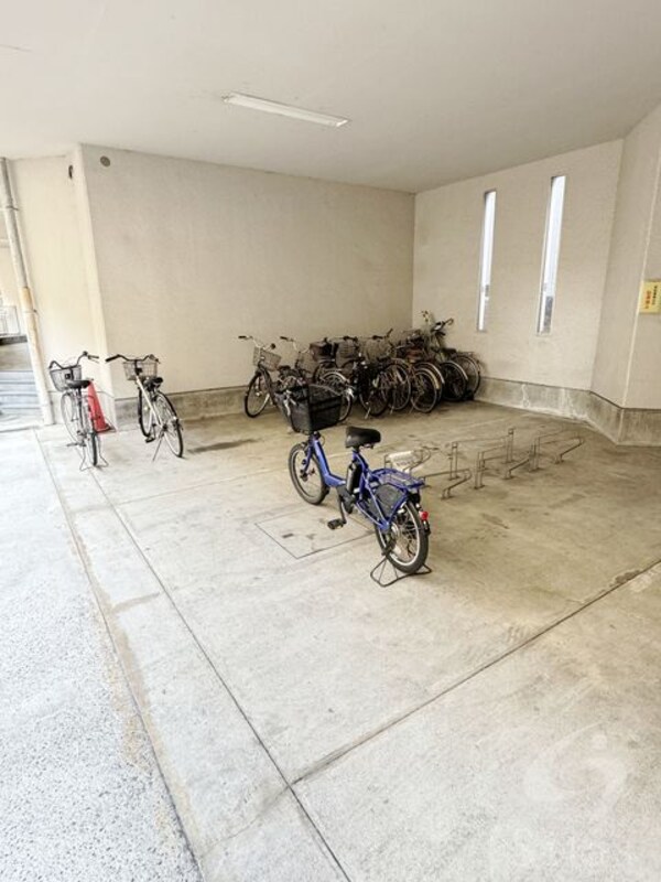 敷地内/建物