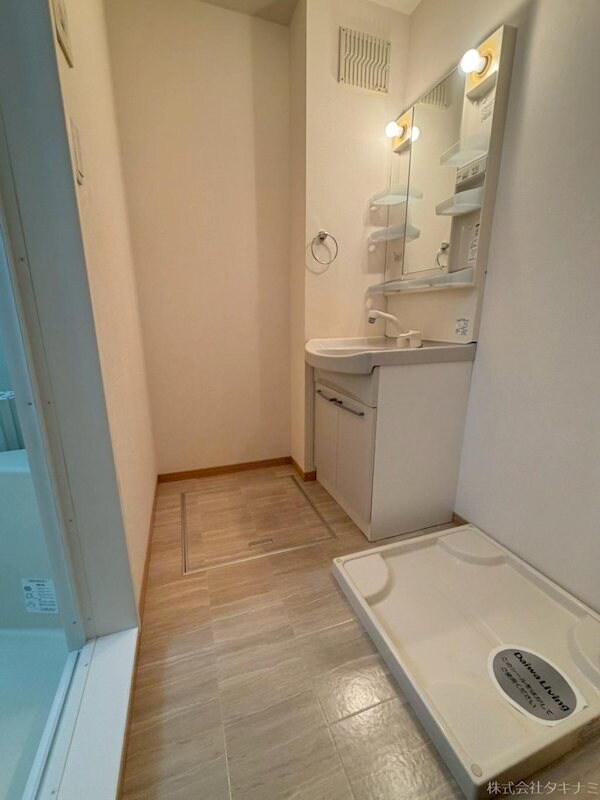 物件内観写真16　(脱衣所)