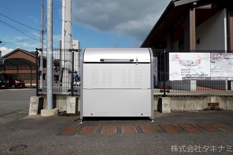 物件内観写真24　(ゴミ庫)