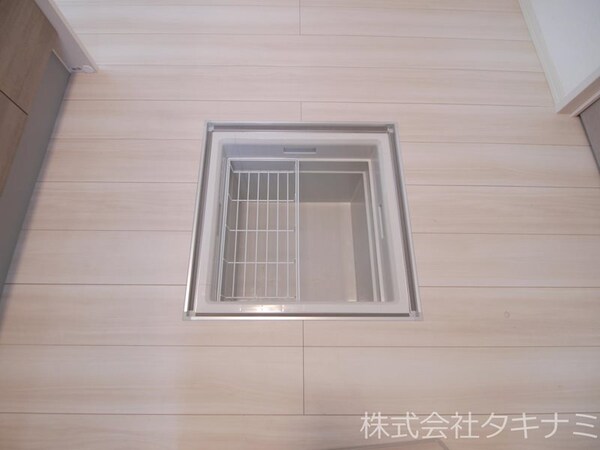 収納(床下収納)