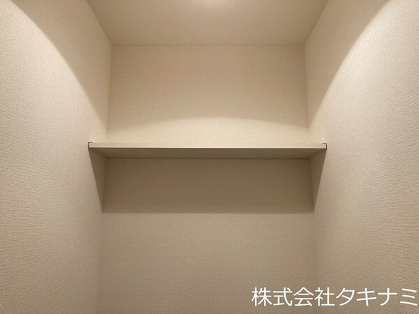 トイレ(トイレ棚)