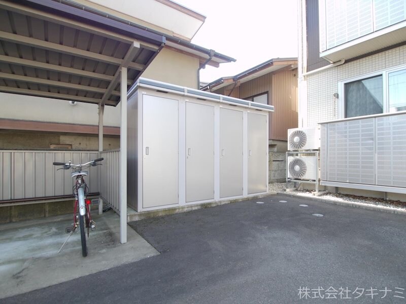 物件内観写真24　(物置)