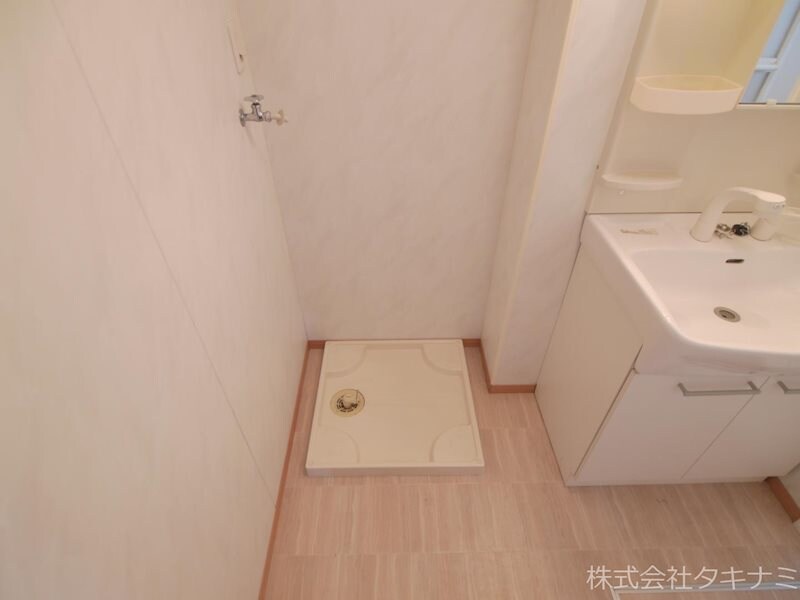 物件内観写真13　(洗濯機置き場)