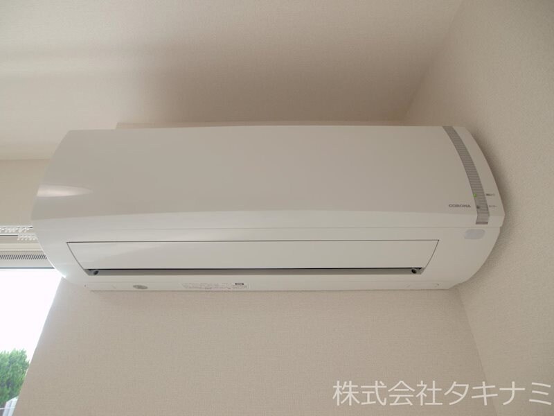 物件内観写真18　(エアコン（リビング）)