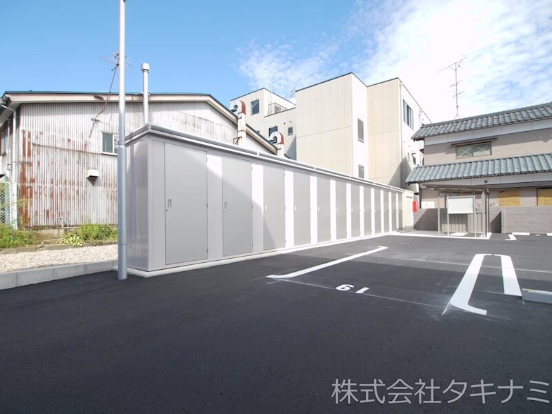 物件内観写真25　(物置)