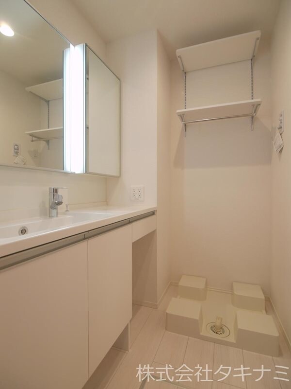 物件内観写真12　(脱衣所)