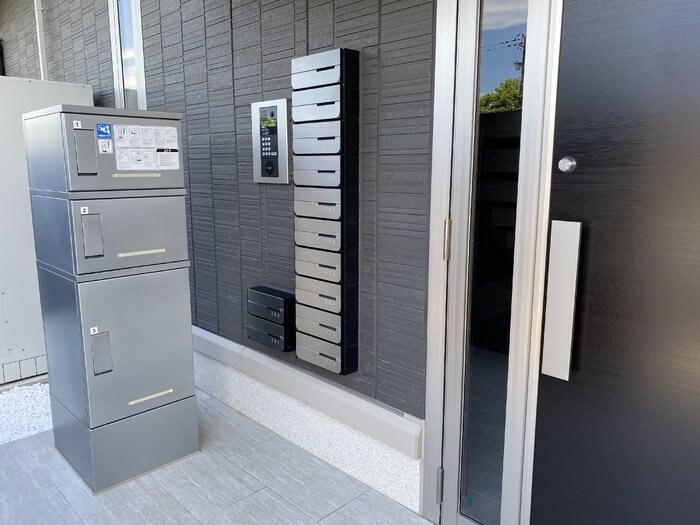 物件内観写真24　(宅配ボックス・メールボックス・オートロックパネル)