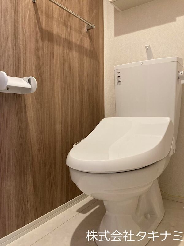 物件内観写真11　(温水洗浄暖房便座)