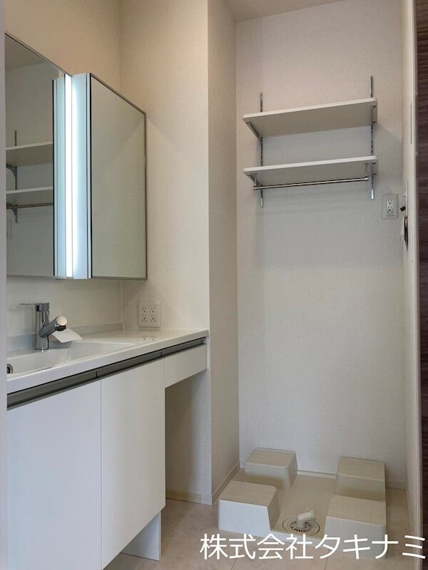 物件内観写真14　(脱衣所)
