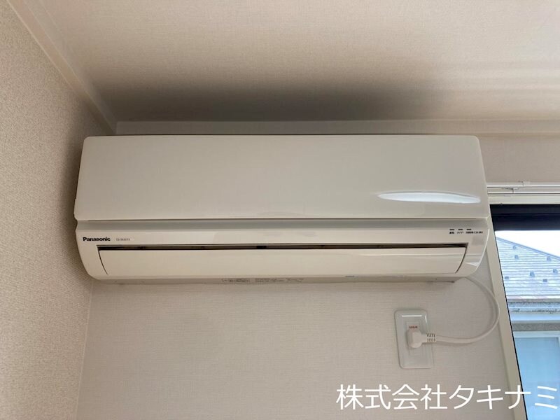 物件内観写真13　(エアコン（リビング）)