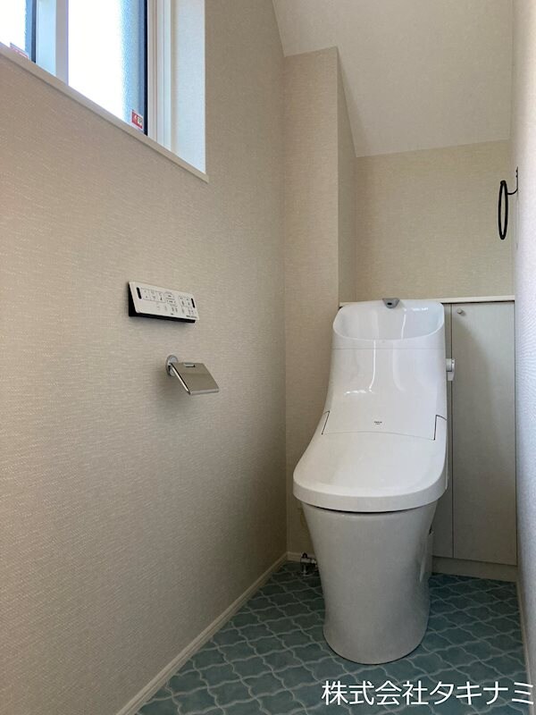 トイレ(温水洗浄暖房便座（1階）)