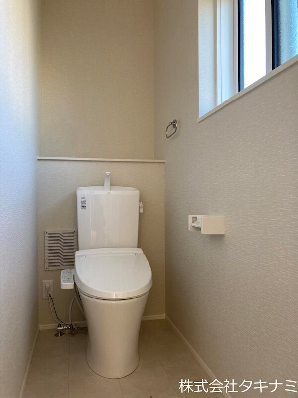 トイレ(温水洗浄暖房便座（2階）)