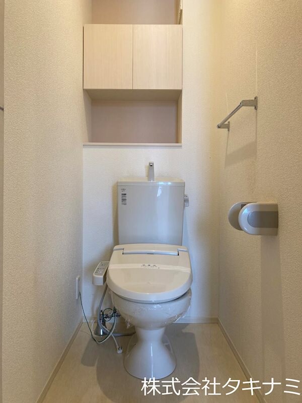 物件内観写真11　(温水洗浄暖房便座)