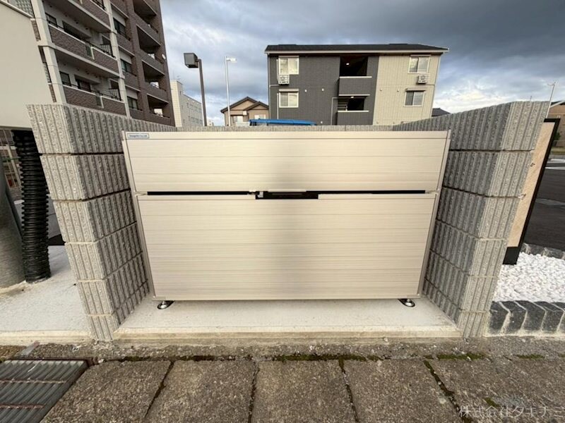 物件内観写真27　(敷地内ゴミ捨て場)