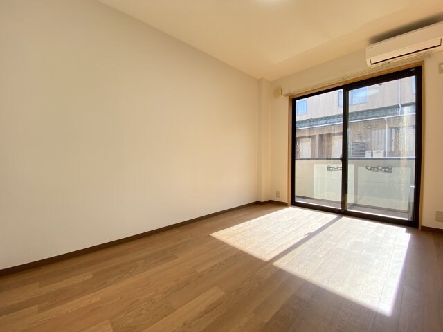 物件内観写真6　(居間です)