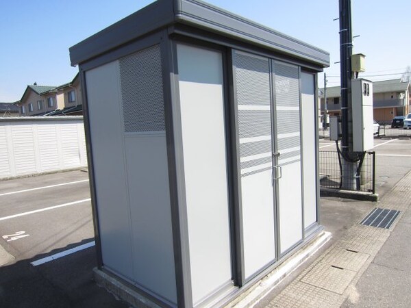 建物設備(ごみ置き場)