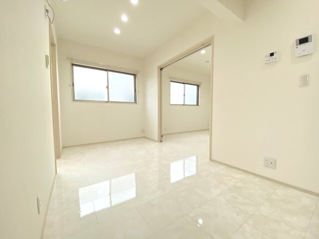 物件内観写真6　(こちらのリビングで趣味の時間をお楽しみください(イメージ))