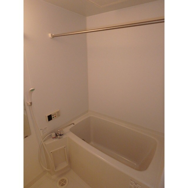 物件内観写真5　(お風呂で日々の疲れを落としましょう)